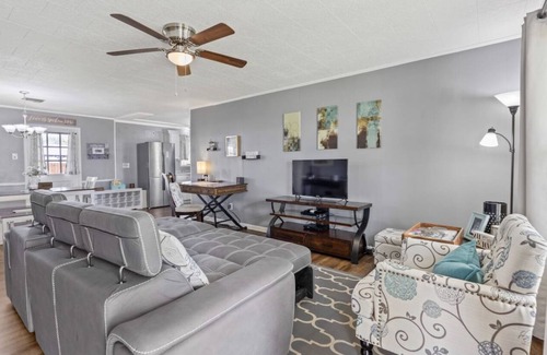 Rayne House | Welcome to Home Away From Home Rayne, LA The Frog Captial of The World