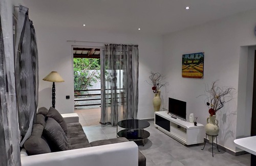 Centre de Flacq House | WELCOME TO LAKAZ-MAMA