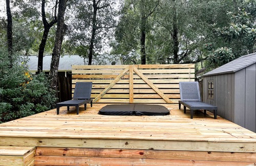 Mount Plymouth Cabin | Welcome To Orlando's Chic Cabin! KING BED, FIREPLACE, SAUNA, HOT TUB, GAMES