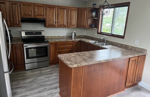 Greater Napanee Cottage | Welcome to our lakefront vacation rental!n