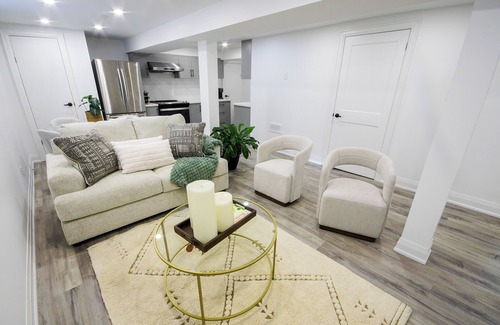 Brantford House | Welcome to our cozy abode! Your home away from home.