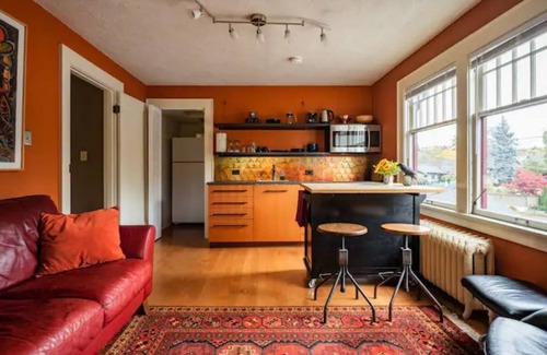 Seattle Apartment | Welcome to Ravennity! Very close to Light Rail, UW, Greenlake