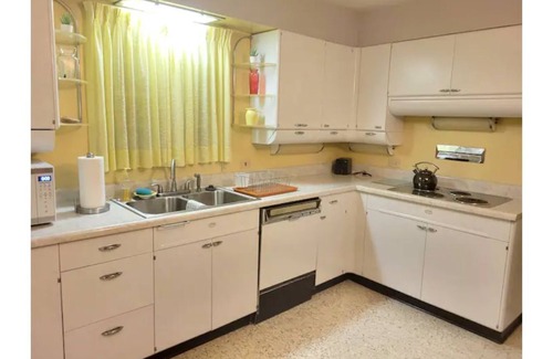 Indianapolis House | Welcome to Retro House! Take a trip back in time.