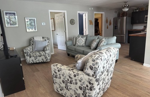 Tebbetts Cabin | Welcome to Rivers Edge Retreat – Your Serene Escape on the Osage River