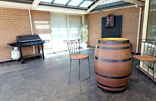 Tanunda House | Welcome to Schnippen InnnPerfect base for your visit to the wine capital.