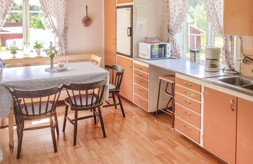 Nassjo Municipality House | Welcome to Småland in this beautiful cottage where you can rent the first floor. The interior is ful