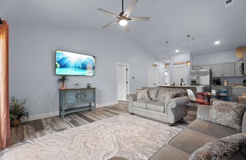 Moore House | Welcome to Sunset Haven at Lake Bowen. This is a new 3bed 2bth Pet Friendly home