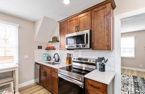 Noblesville House | Welcome to the Boar's Nest, walking distance to Noblesville town square
