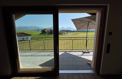 Schraden Apartment | Welcome to the "Gams im Glück" vacation apartment - Allgäu mountain view included