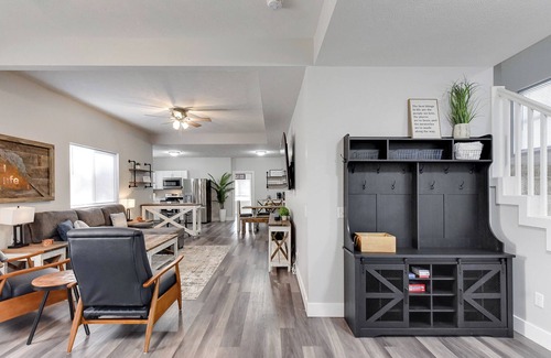 Lincoln House | Welcome to.the good life, 4 bed 2 bath house located in the heart of Lincoln