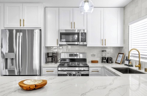 Highland Hills House | Welcome to the Groovy Getaway, a fully renovated 3 bedroom 2 bathroom home!