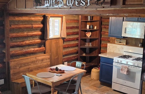 Mountain Club House | Welcome to The Hitching Post — Historic Prescott Retreat