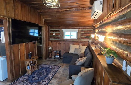 Mountain Club House | Welcome to The Hitching Post — Historic Prescott Retreat
