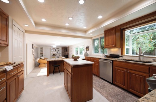 Harlow House | Welcome to The Nest, there's plenty of room for the whole flock near Autzen!