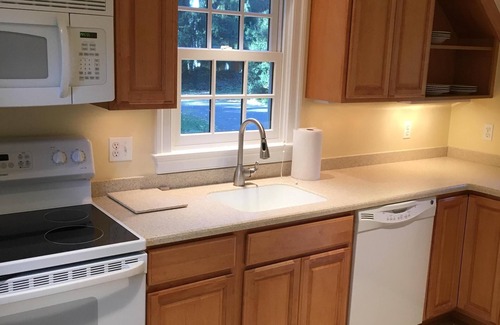 Warrenton Cottage | Welcome to the “old town cottage”