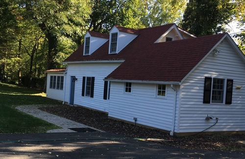 Warrenton Cottage | Welcome to the “old town cottage”