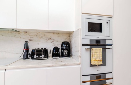 Marvila Apartment | Welcome to the tranquil and captivating Jungle Lofts