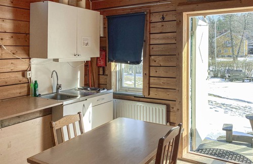 Stavsjo House | Welcome to this charming cottage on the lake!