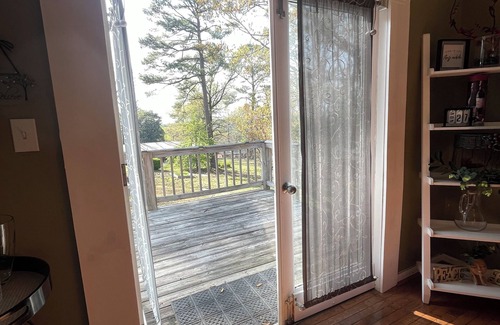 New Castle House | Welcome to this lovely 3 bedroom home near access to all the city has to offer.