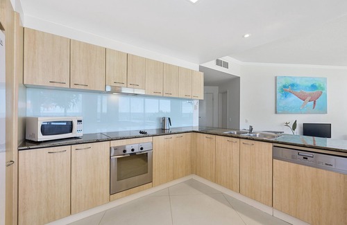 Currumbin Apartment | Welcome to Waves Absolute Beachfront Beach Apartment.