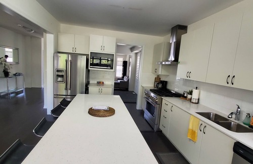 Lindsay House | Welcome to your Modern and Cozy Kawartha Getaway.