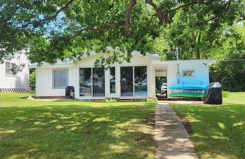 Sturgis House | Welcome to your perfect getaway on All Sports Sand Lake