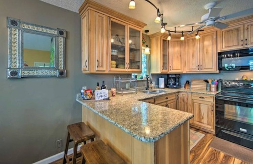 Berryville House | Welcome to Your Summer Retreat by the Lake!