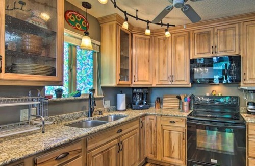 Berryville House | Welcome to Your Summer Retreat by the Lake!