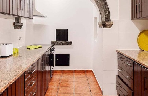 Caloura House | WelcomeBuddy - Casa Tia Néné - Green Glassyard