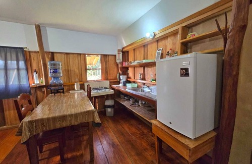 Hopkins Cottage | Welcoming 1-bedroom rustic cottage in Hopkins Village