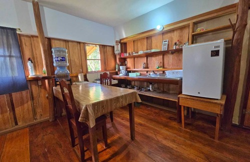 Hopkins Cottage | Welcoming 1-bedroom rustic cottage in Hopkins Village