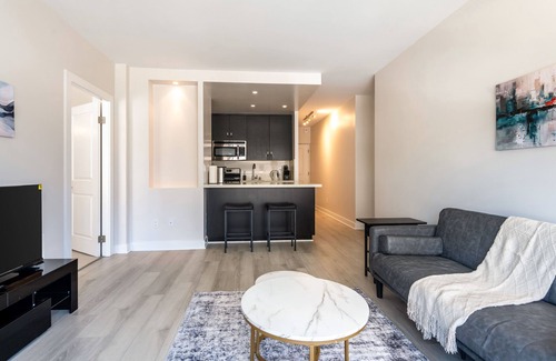 Lower Nob Hill Apartment | Welcoming 1 bedroom apartment with fitness room in marvelous San Francisco