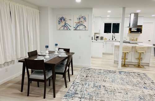 Central District Apartment | Welcoming 2-bedroom apartment with AC in vibrant Seattle