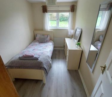 Lisnaskea House | Welcoming 4 bedroom townhouse with free parking on premises