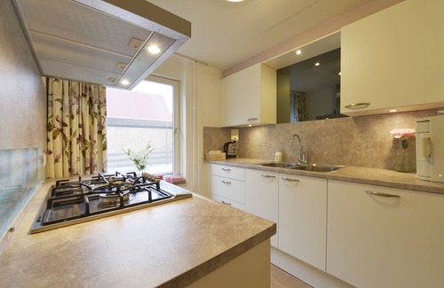 Zanddijk Apartment | Welcoming and cozy vacation home in Zeeland.