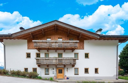 Gattererberg Apartment | Welcoming apartment in Stummerberg with terrace