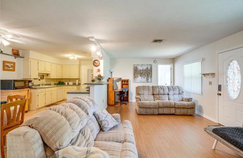 Bartow House | Welcoming Bartow Home Near Family Attractions!