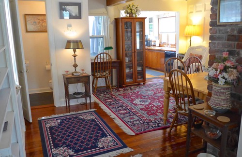 Fifth Ward House | Welcoming Cottage on Spencer Park, in 1st Block of Harbor, Nr Restaurants, Shops