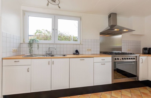 Wolphaartsdijk House | Welcoming Family Home