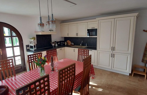Nemesgulacs House | Welcoming holiday home near lake