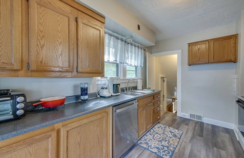 Boardman House | Welcoming Home in Youngstown w/Private Backyard!