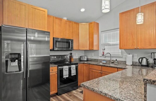 Salem House | Welcoming, Quiet 2-Level Home in Keizer Exurbs