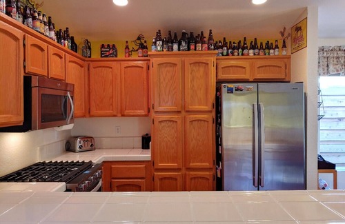 Elk Grove House | Well Appointed 2 Bedroom with Home Office in Elk Grove