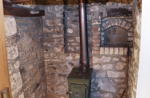Acton Scott House | WELL COTTAGE, family friendly, with open fire in Church Stretton