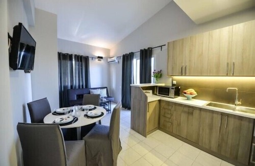 Kariotai Apartment | Well designed 2BR flat in Lefkada!