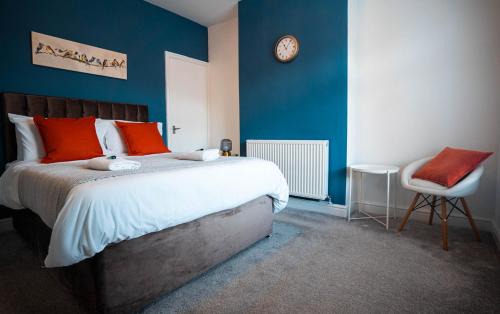 Nuneaton Apartment | Well equipped home in Nuneaton sleeps5 FREE parking good amenites WiFi contractors - insurance companies - relocation agents