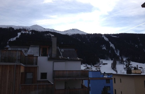 Davos Apartment | well-kept and yet cozy - central yet quiet - Davos house with balcony