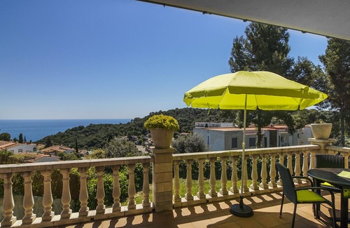 Canyelles House | Well-kept house with wonderful sea views and communal pool