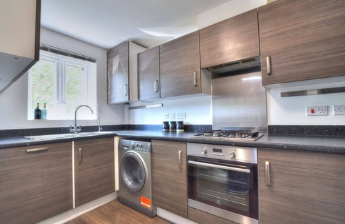 West Thurrock House | Well presented 3 bedroom townhouse in Grays
