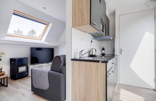 Apeldoorn Zuid Condo | WELLNESS apartment Apeldoorn with JACUZZI/SAUNA